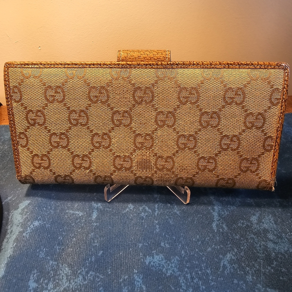 Authentic Gucci Wallet - Picture 2 of 16